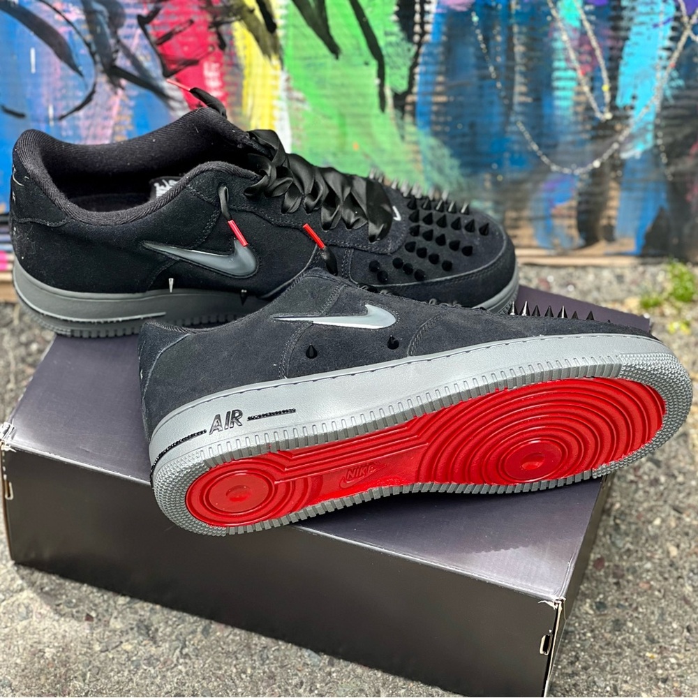 Nike Men's Black and Red Spiked Sneakers